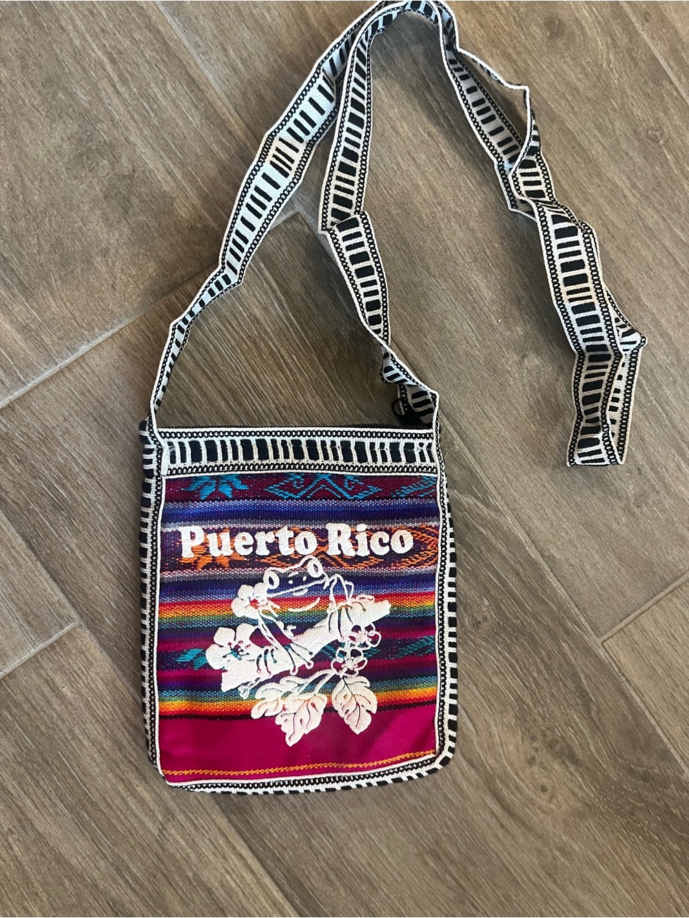 Puerto Rico Embroidered Multicolor Crossbody Bag - Pink Accent